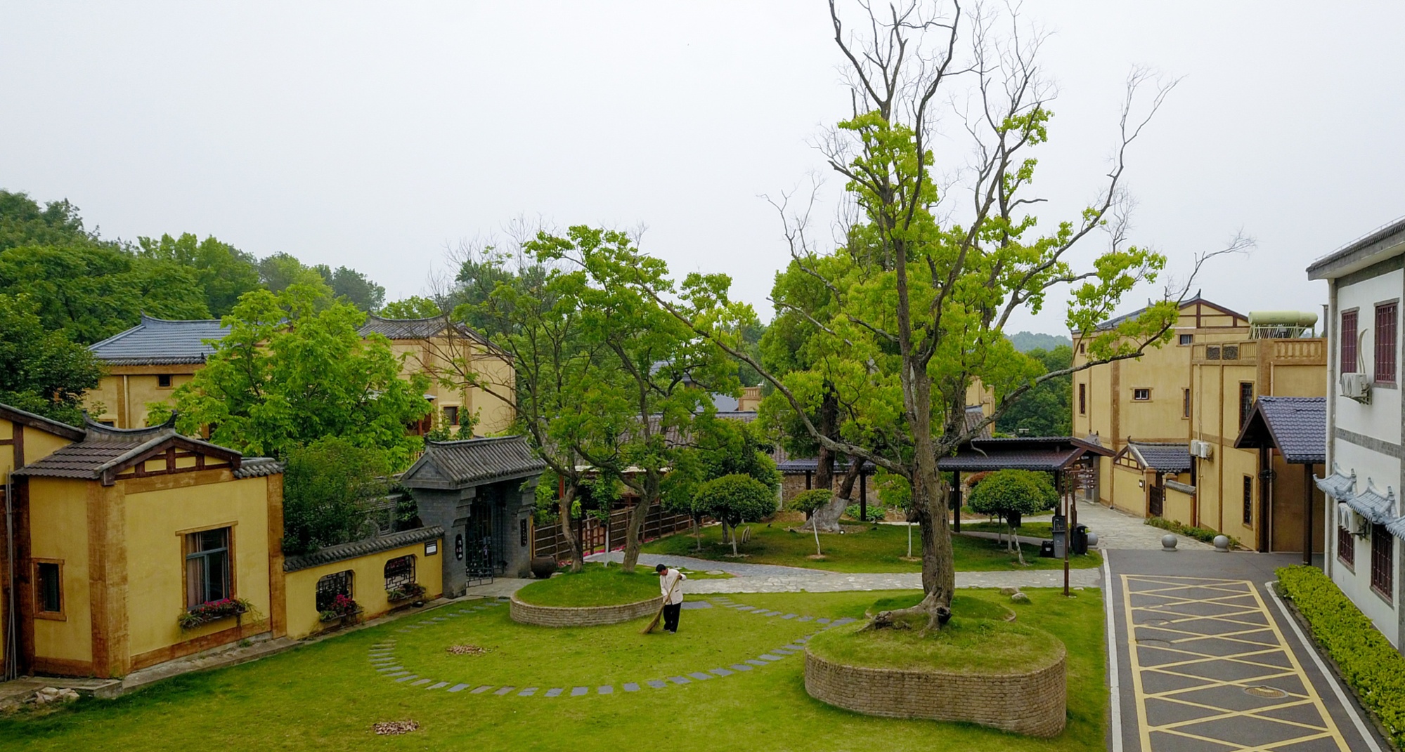 引擎 让中国民宿留住更多的“诗和远方”尊龙凯时人生就是博z6com乡村旅游新(图2)